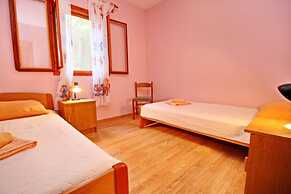 Apartments Bacic - Three Bedroom Apartment With Terrace and Sea View