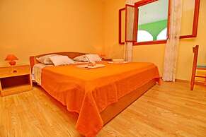 Apartments Bacic - Three Bedroom Apartment With Terrace and Sea View