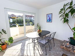 Apartments Tino- Two Bedroom Apartment With Terrace and Sea View