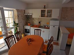 Apartments Tino- Two Bedroom Apartment With Terrace and Sea View