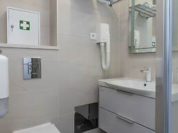 Apartment H&D - Two Bedroom Apartment With Balcony and Sea View