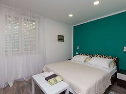 Apartment H&D - Two Bedroom Apartment With Balcony and Sea View