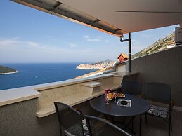 Apartment H&D - Two Bedroom Apartment With Balcony and Sea View