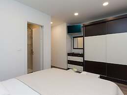 Apartment H&D - Two Bedroom Apartment With Balcony and Sea View