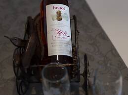 Apartment H&D - Two Bedroom Apartment With Balcony and Sea View