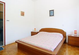 Apartments Tomasic - Two Bedroom Apartment With Sea View