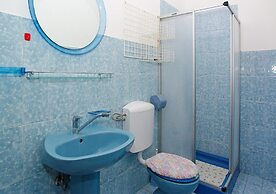 Apartments Tomasic - Two Bedroom Apartment With Sea View