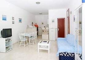 Apartments Tomasic - Two Bedroom Apartment With Sea View