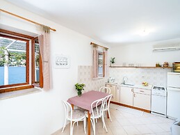 Apartments Lion - Sea House 1