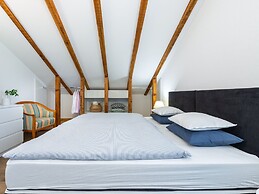 Apartments Terra - One Bedroom Apartment With Balcony and Garden View