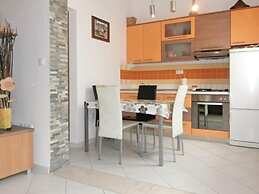 Apartments Roko - Standard One Bedroom Apartment With Shared Terrace