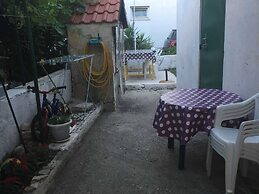 Apartments Roko - Standard One Bedroom Apartment With Shared Terrace