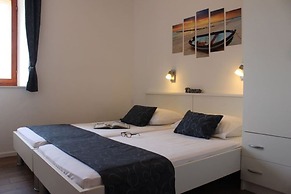 Apartments Baldo - Two Bedroom Apartment With Sea View