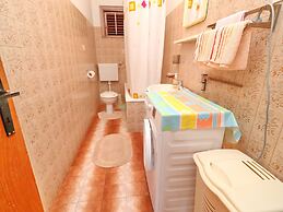 Apartments Peselj-three Bedroom Apartment With Terrace and Sea View