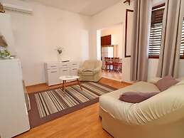 Apartments Peselj-three Bedroom Apartment With Terrace and Sea View