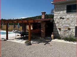 Adorable Holiday Home With Swimming Pool