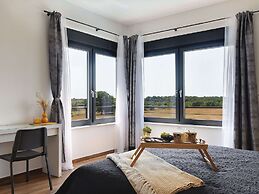 Modern Villa With Heated Pool