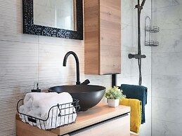 Modern Villa With Heated Pool