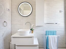 Modern Villa With Heated Pool