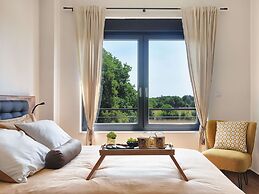 Modern Villa With Heated Pool