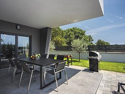 Modern Villa With Heated Pool