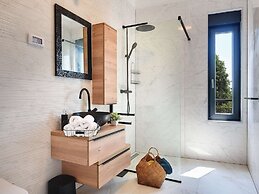 Modern Villa With Heated Pool