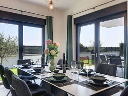 Modern Villa With Heated Pool