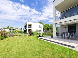 Heritage Apartment With Swimming Pond