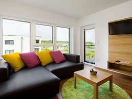 Heritage Apartment With Swimming Pond