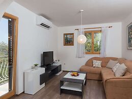 Apartment Kod Jadranke - Two Bedroom Apartment With Balcony and Sea Vi