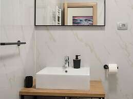 Fancy Apartments Dream - Modern One Bedroom Apartment With Balcony and