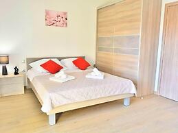 Fancy Apartments Dream - Modern One Bedroom Apartment With Balcony and