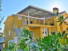 Fancy Apartments Dream - Modern One Bedroom Apartment With Balcony and