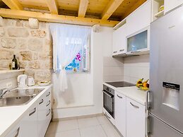 Apartment Little Star II - Two-bedroom Apartment With City View