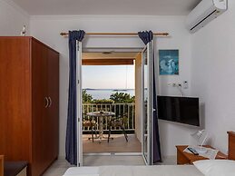 Apartments Belenum - One-bedroom Apartment With Balcony and Sea View