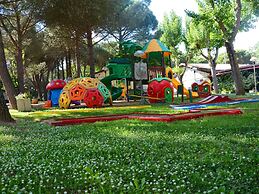 Simplistic Mobile Home in Castiglione del Lago Near Lake