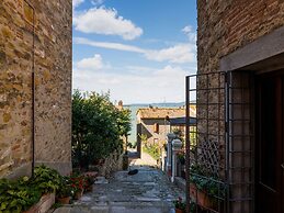 Belvilla by Oyo La Rocca Residence