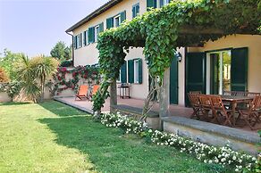 Belvilla by OYO Lovely Estate in the Sabina Hills