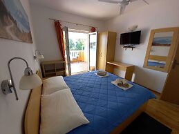 Apartments Vinko Mljet- One-bedroom Apartment With Terrace