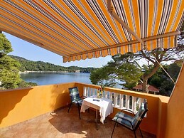 Apartments Vinko Mljet- One-bedroom Apartment With Terrace