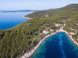 Seafront Apartments Olivera-two Bedroom Apartment With Patio