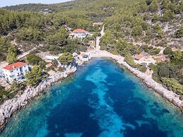 Seafront Apartments Olivera-two Bedroom Apartment With Patio