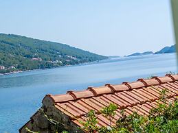 Seafront Apartments Olivera-two Bedroom Apartment With Patio