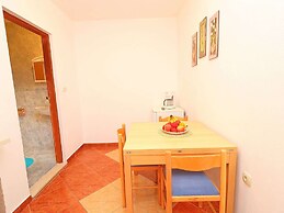 Apartments Marko Peljesac - Standard One Bedroom Apartment With Balcon
