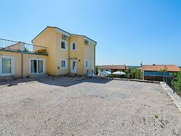 Charming Holiday Home With Pool and sea View