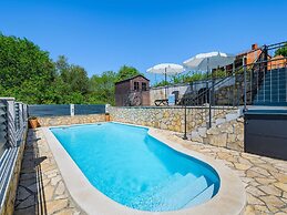 Charming Holiday Home With Pool and sea View