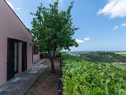 Lovely Holiday Home With Pool,covered Terrace and Outdoor Kitchen