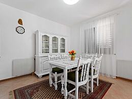 Lovely Holiday Home With Pool,covered Terrace and Outdoor Kitchen