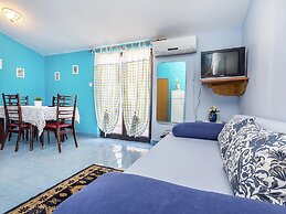 Apartment in Private House With Shared Pool