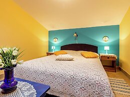 Apartment in Private House With Shared Pool